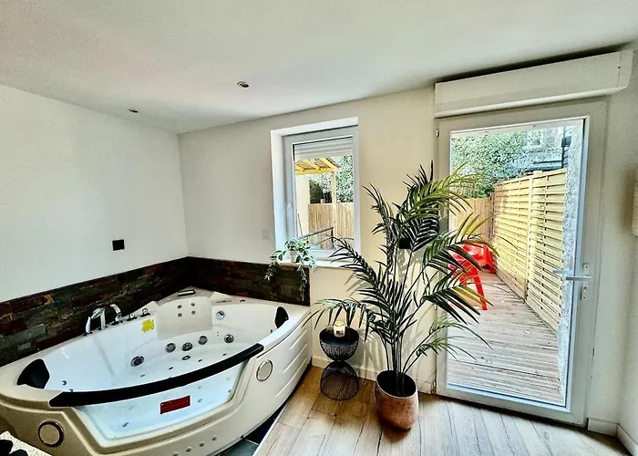 Διαμέρισμα Piscine, Sauna & Balneo Au Coeur De